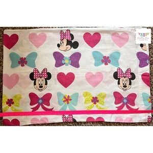 Twin Sheet Set‎ plus one pillowcase with Minnie Mouse, bows, hearts, Disney